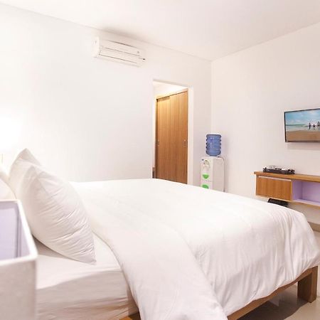 ซาฮาเดวา สวีท เรสซิเดนซ์ Hotel เกอโรโบกัน ภายนอก รูปภาพ