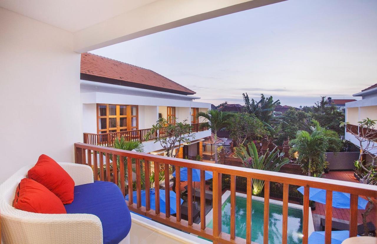 ซาฮาเดวา สวีท เรสซิเดนซ์ Hotel เกอโรโบกัน ภายนอก รูปภาพ
