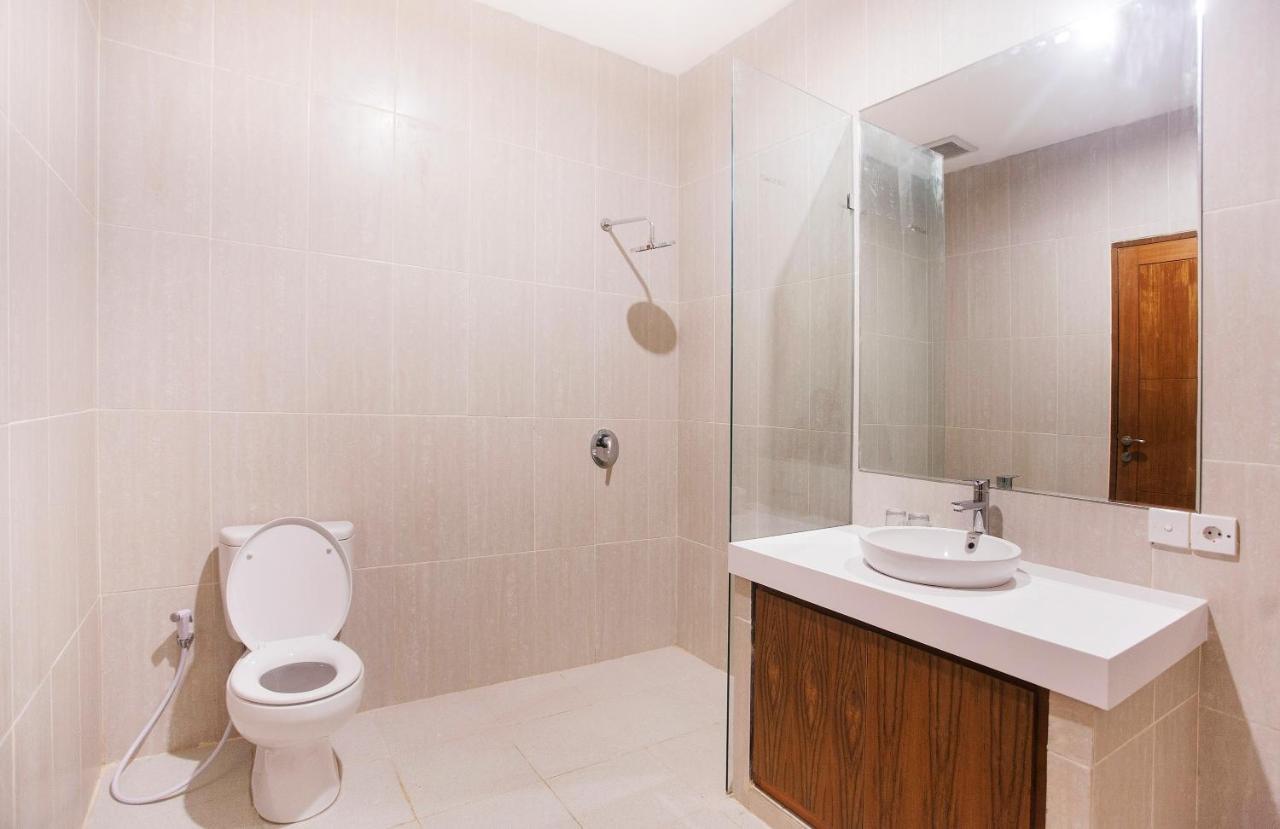 ซาฮาเดวา สวีท เรสซิเดนซ์ Hotel เกอโรโบกัน ภายนอก รูปภาพ