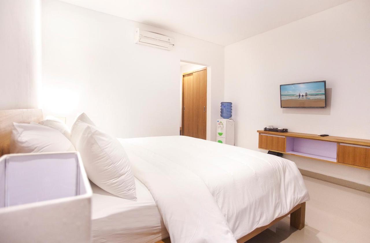 ซาฮาเดวา สวีท เรสซิเดนซ์ Hotel เกอโรโบกัน ภายนอก รูปภาพ